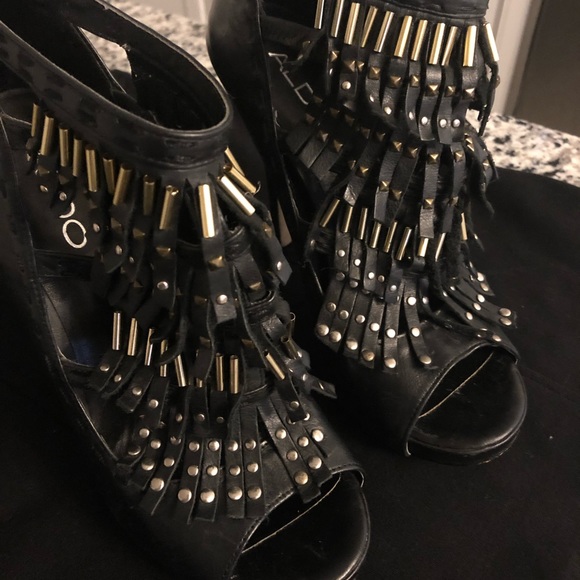 Woman’s dress - Picture 5 of 8